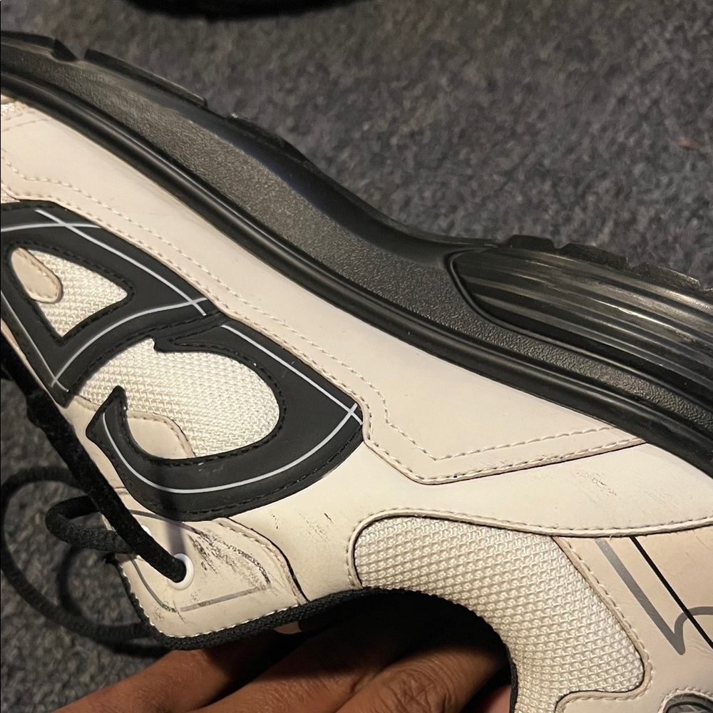 Dior Men's White and Black Runner Sneakers - Picture 5 of 6